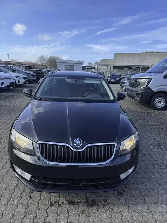 Gebraucht Skoda Octavia Ambition 116 PS (85 kW) 2016 Schwarz Kombi