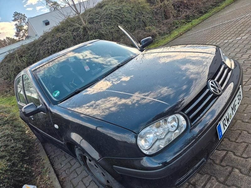 Schwarz Gebraucht 2002 VW Golf IV Kleinwagen | 1.500 € (Fairer Preis) - Bild 1/4