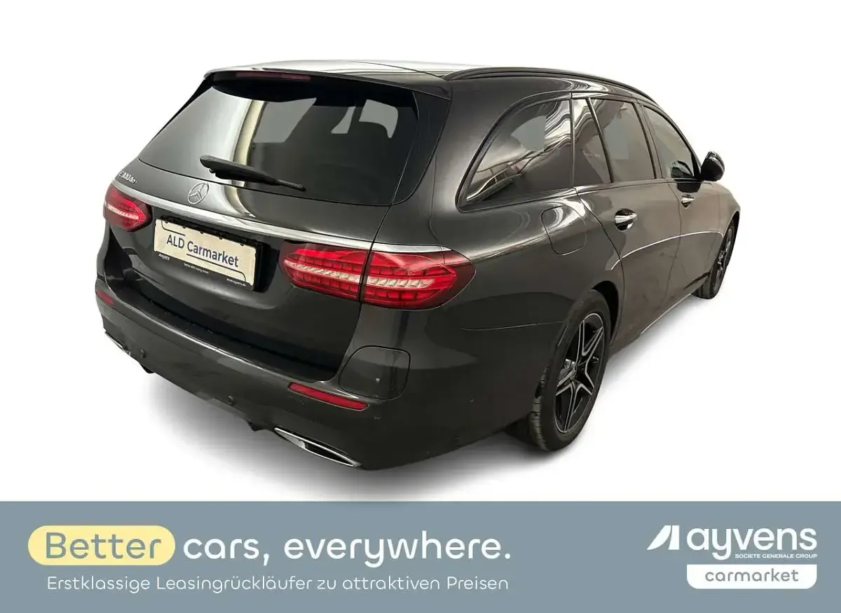 Second-hand Mercedes E300 AMG line 194 CP (142 kW) 2023 Negru Berlinǎ