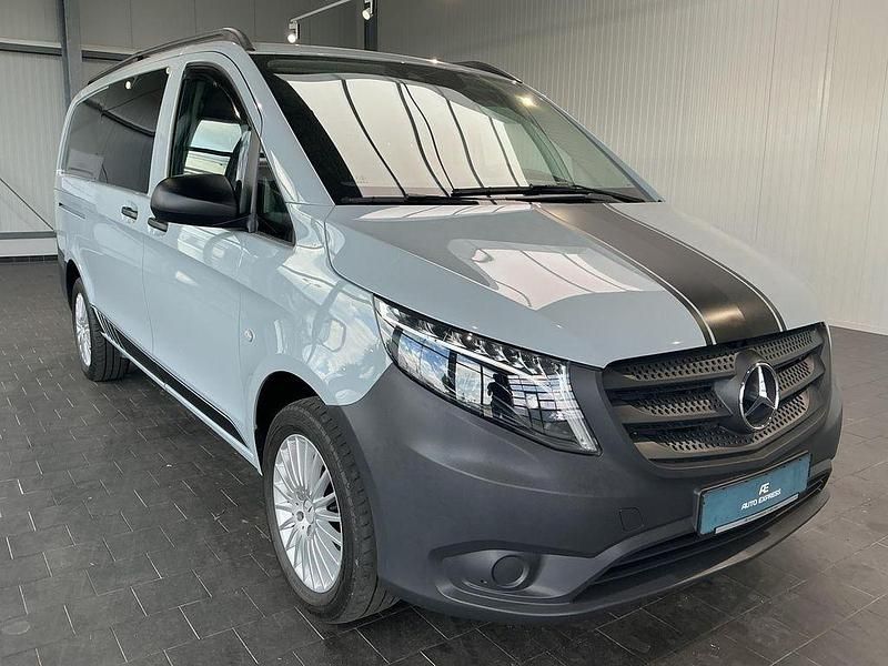 Gebraucht Mercedes Vito 163 PS (119 kW) 2023 (silbergrau) Van
