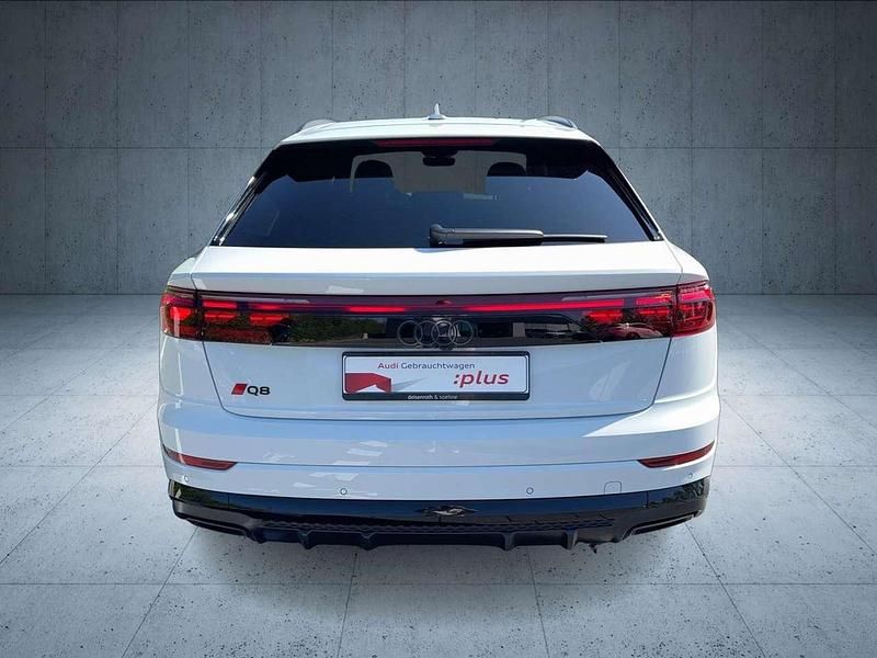 Gebraucht Audi Q8 S-Line 286 PS (210 kW) 2024 Gletscherweiß metallic SUV