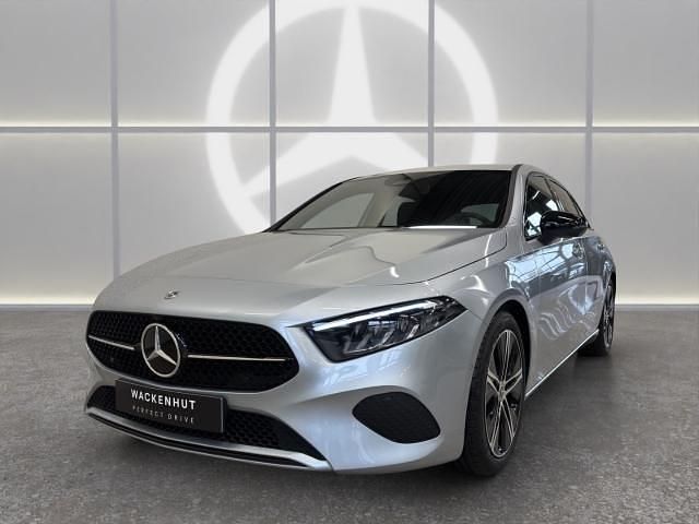 Neu Mercedes A180 Advanced Plus 116 PS (85 kW) 2026 Silber Limousine