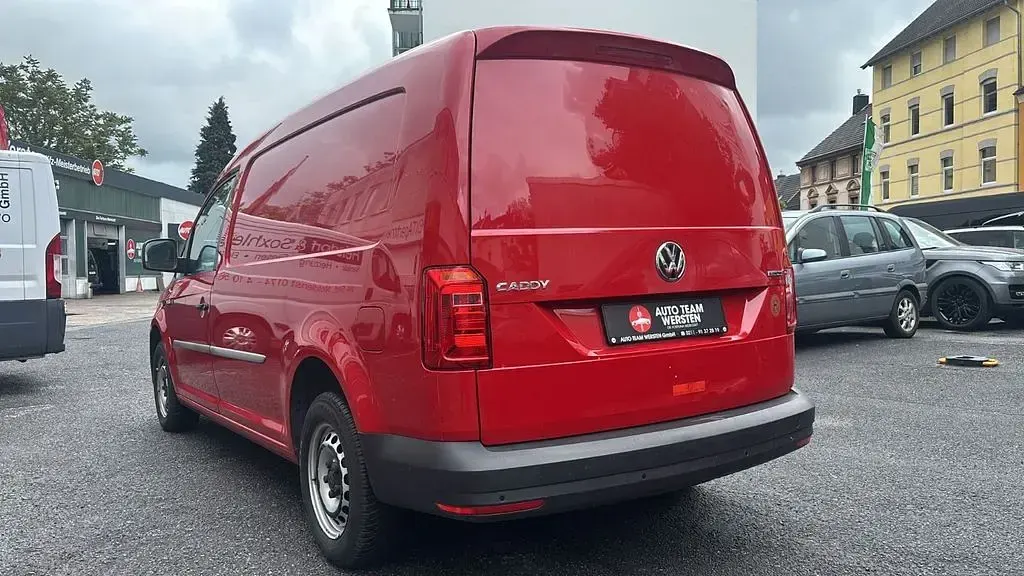 Gebraucht VW Caddy 102 PS (75 kW) 2018 Rot Van / Kleinbus
