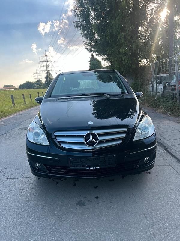 Schwarz Gebraucht 2008 Mercedes B180 Van / Kleinbus | 2.000 € (Guter Preis) - Bild 1/4