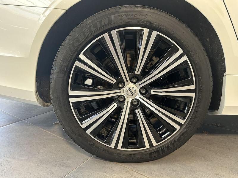 Gebraucht Volvo V90 Plus 398 PS (292 kW) 2022 Crystal white Kombi