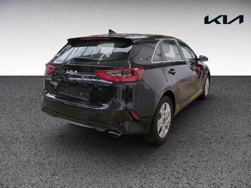 Gebraucht Kia Ceed Comfort 141 PS (103 kW) 2024 Schwarz Kleinwagen