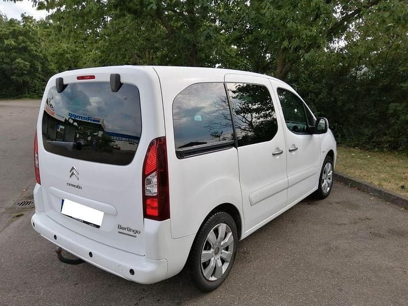 Weiß Gebraucht 2018 Citroën Berlingo Van / Kleinbus | 10.800 € (Etwas zu teuer) - Bild 1/4