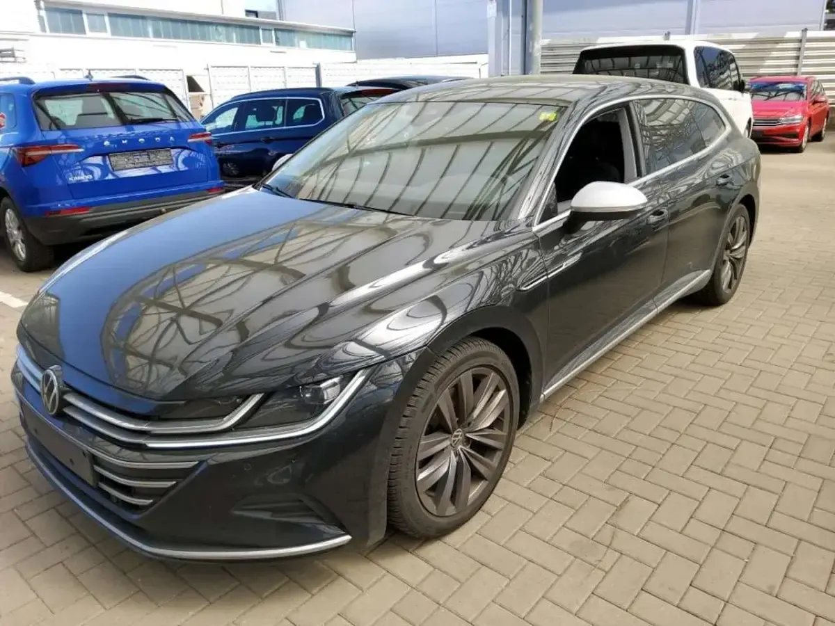 Gebraucht VW Arteon Elegance 200 PS (147 kW) 2023 Deep black perleffekt Kombi