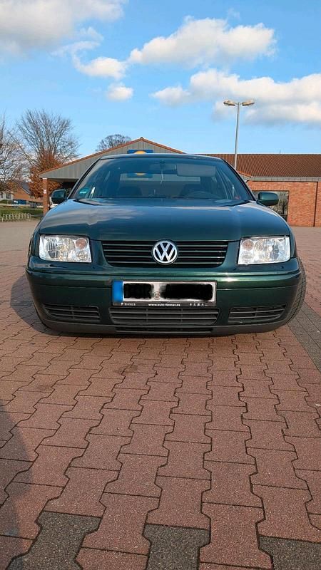 Usata VW Bora 101 CV (74 kW) 2000 Verde Berlina