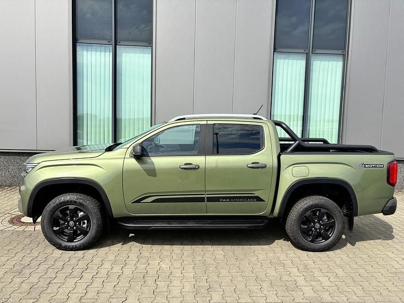 Reed green metallic Neu 2025 VW Amarok PanAmericana Abholung | 58.984 € (Superpreis) - Bild 1/4