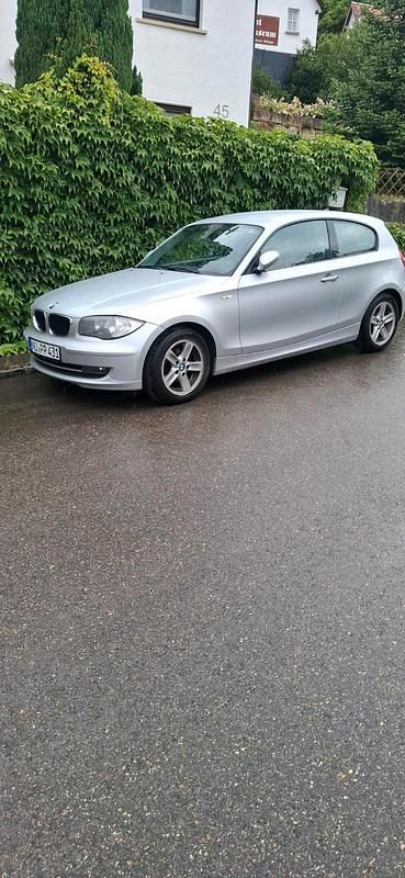 Grau Gebraucht 2007 BMW 116 Kleinwagen | 450 € (Superpreis) - Bild 1/4
