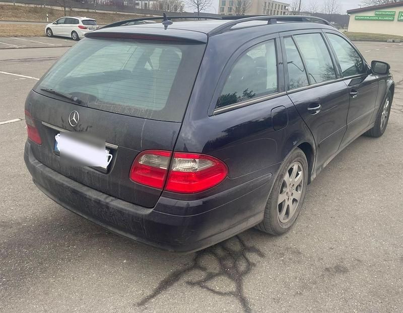 Gebraucht Mercedes E220 Classic 170 PS (125 kW) 2007 Blau Kombi