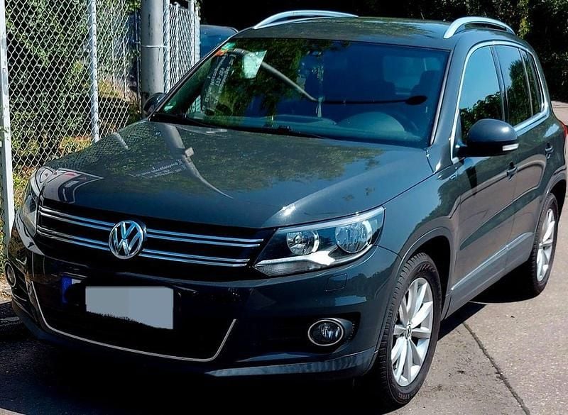 Schwarz Gebraucht 2015 VW Tiguan LOUNGE SUV | 11.800 € (Guter Preis) - Bild 1/4
