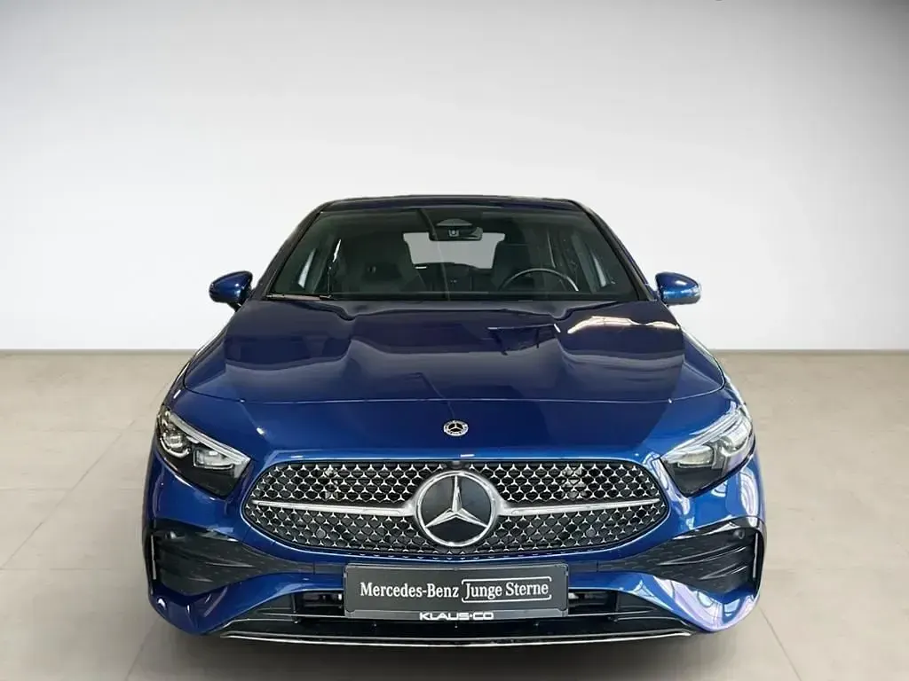 Gebraucht Mercedes A200 Advanced Plus 163 PS (119 kW) 2023 Blau Limousine
