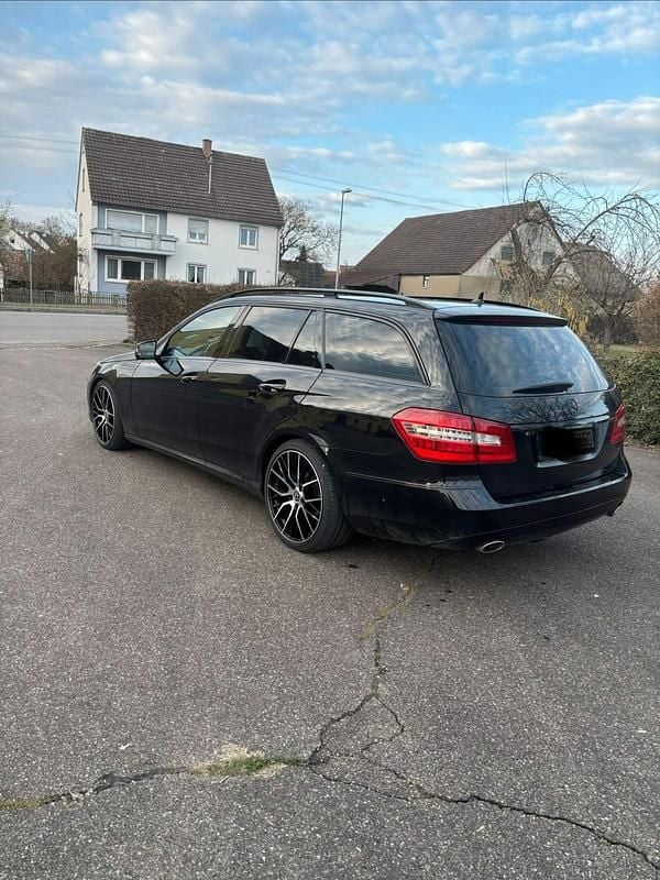 Gebraucht Mercedes E350 231 PS (169 kW) 2009 Schwarz Kombi