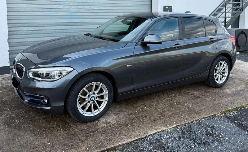 Grau Gebraucht 2018 BMW 116 Efficient Dynamics Kleinwagen | 9.290 € (Guter Preis) - Bild 1/4