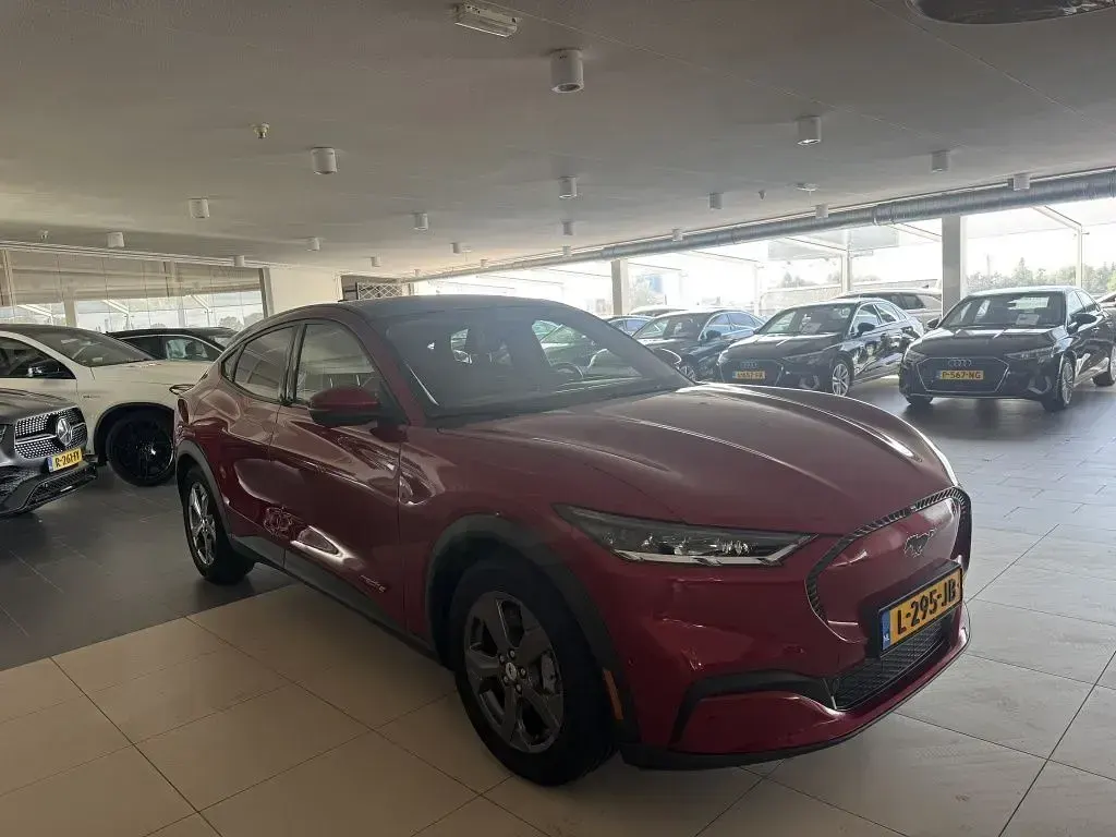 Gebraucht Ford Mustang Mach-E 199 kW (271 PS) 2021 Rot SUV