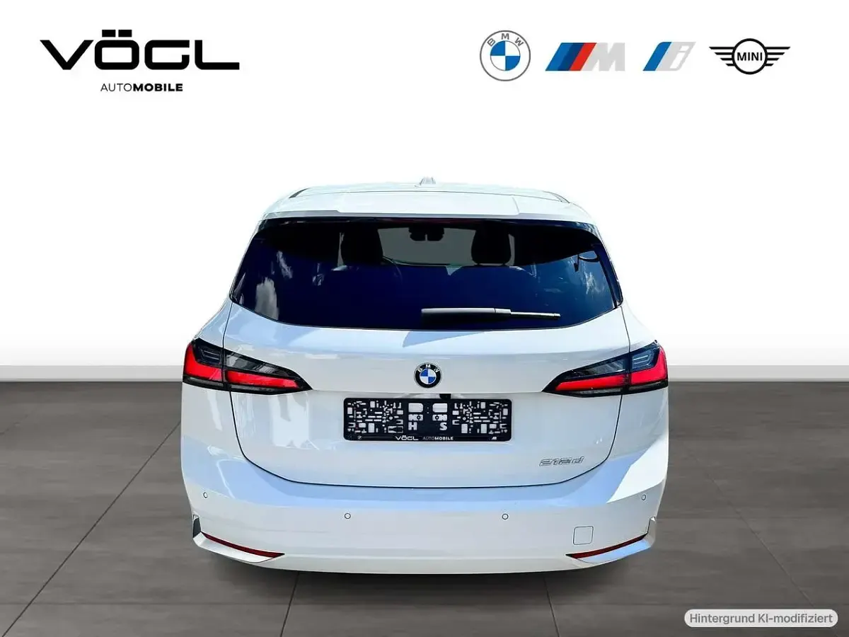 Gebraucht BMW 218 Active Tourer 150 PS (110 kW) 2023 Alpinweiß uni Van / Kleinbus