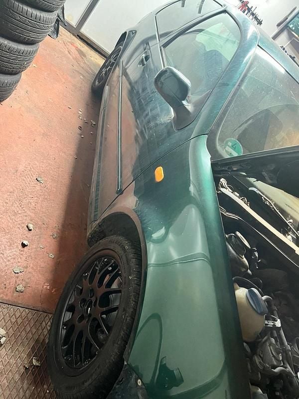 Grün Gebraucht 2001 VW Golf IV GTI Kleinwagen | 1.999 € (Superpreis) - Bild 1/4