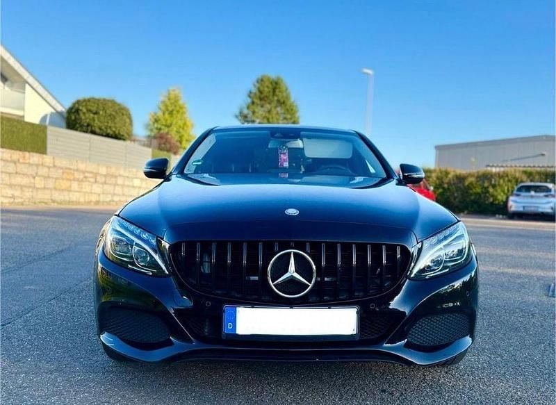 Schwarz Gebraucht 2016 Mercedes C250 Limousine | 22.999 € (Fairer Preis) - Bild 1/4