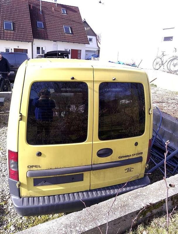 Gebraucht Opel Combo 101 PS (74 kW) 2009 Gelb Van / Kleinbus