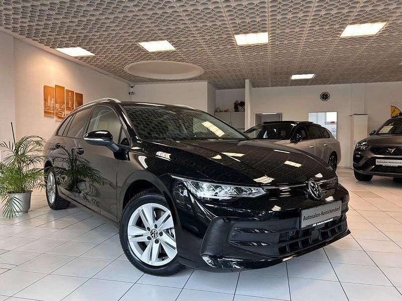 Mythos black Gebraucht 2024 VW Golf VIII Kombi | 25.980 € (Superpreis) - Bild 1/4