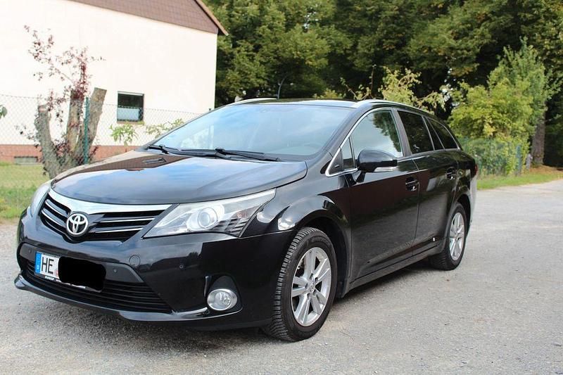 Schwarz Gebraucht 2012 Toyota Avensis Executive Kombi | 5.800 € (Fairer Preis) - Bild 1/4