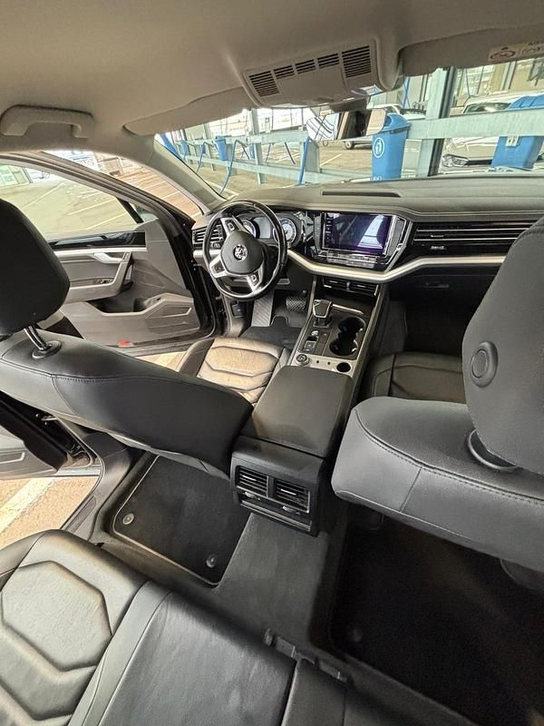 Gebraucht VW Touareg 231 PS (169 kW) 2019 Schwarz SUV