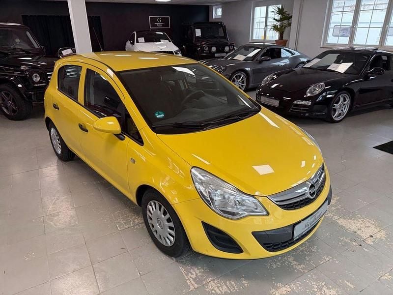 Używany Opel Corsa Selection 69 KM (50 kW) 2011 Żółty Hatchback