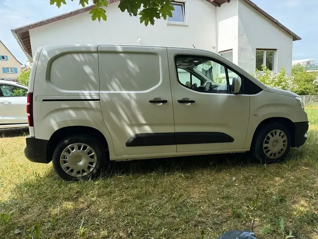 Gebraucht Opel Combo 76 PS (55 kW) 2020 Weiß Van / Kleinbus