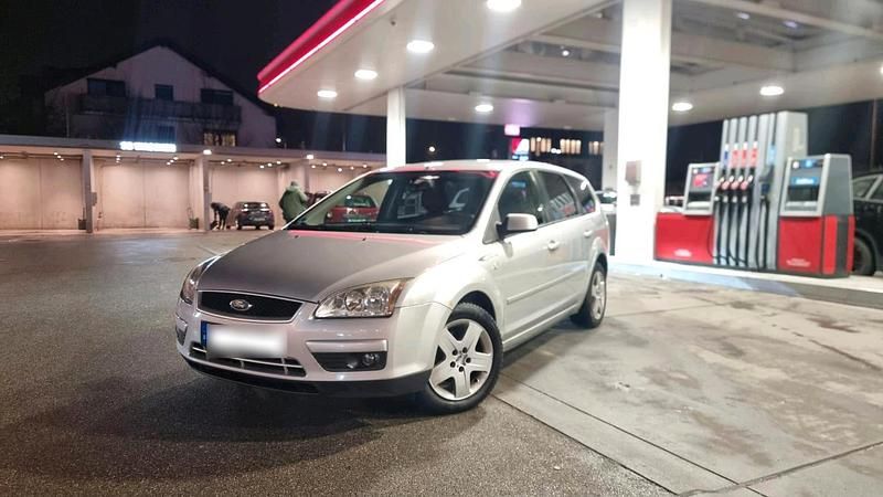 Gebraucht Ford Focus 100 PS (73 kW) 2008 Silber Kombi