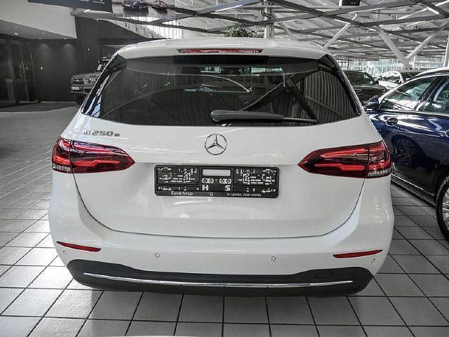 Gebraucht Mercedes B250e 218 PS (160 kW) 2022 Van / Kleinbus