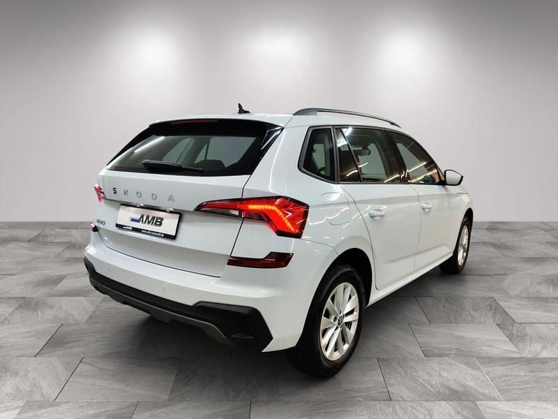 Gebraucht Skoda Kamiq Selection 95 PS (69 kW) 2025 Moonweiss metallic SUV