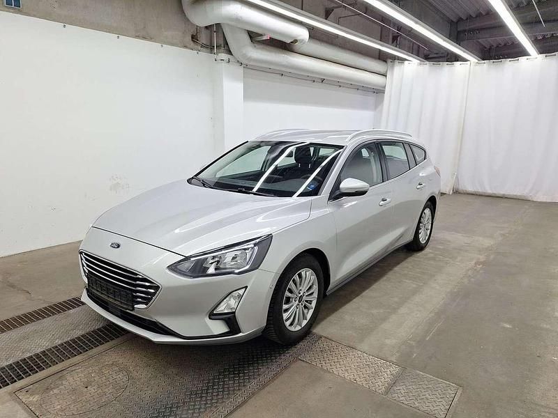 Polarsilber metallic Gebraucht 2021 Ford Focus Titanium Kombi | 12.290 € (Superpreis) - Bild 1/4