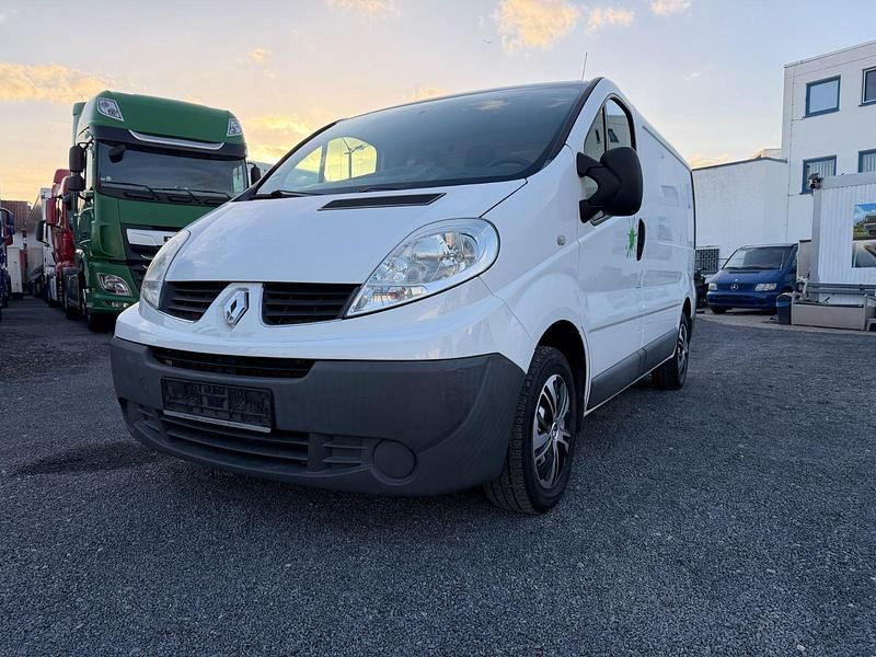 Second-hand Renault Trafic 90 CP (66 kW) 2012 Alb Monovolum
