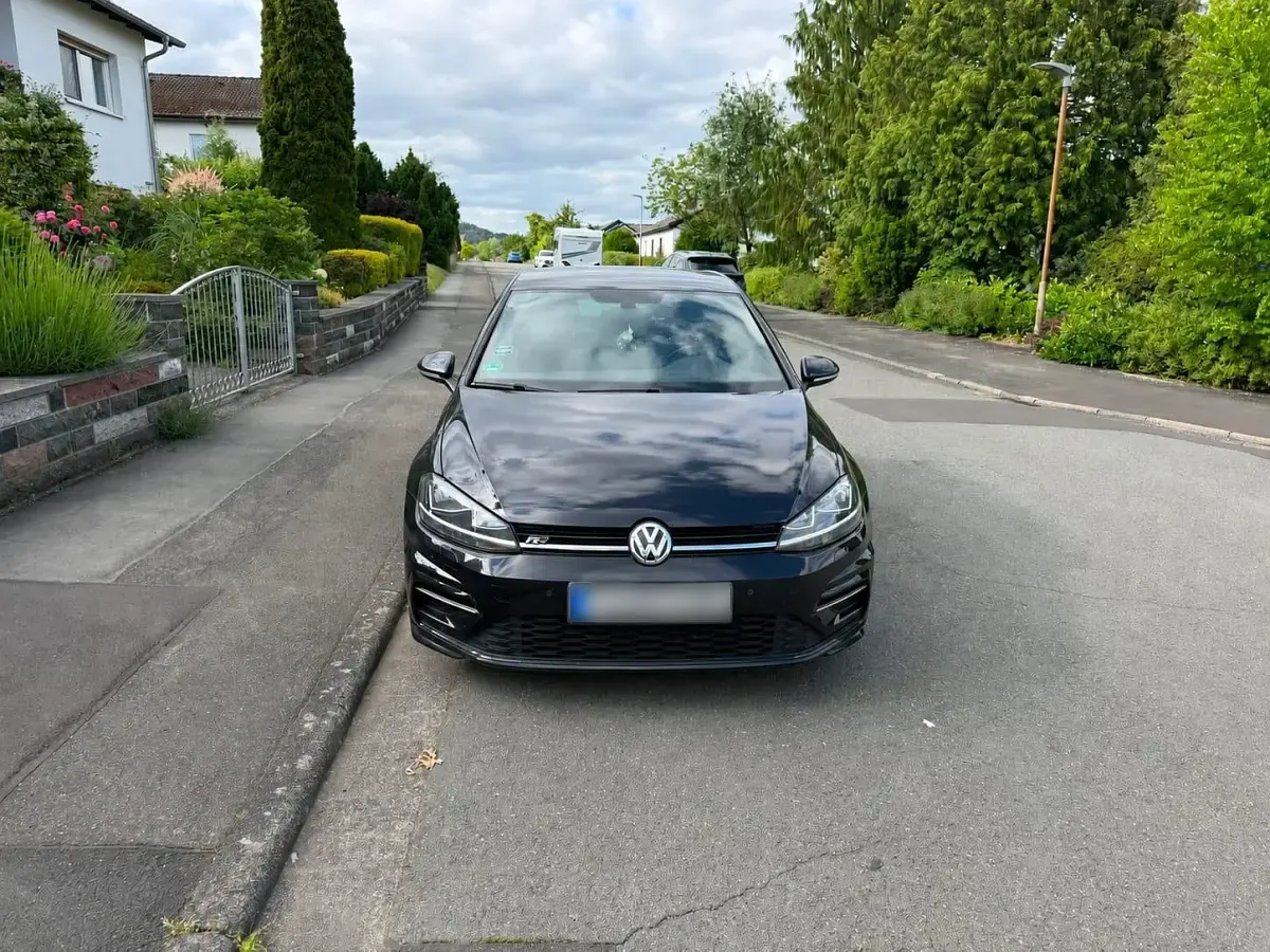 Gebraucht VW Golf VII R-line 150 PS (110 kW) 2017 Schwarz Limousine