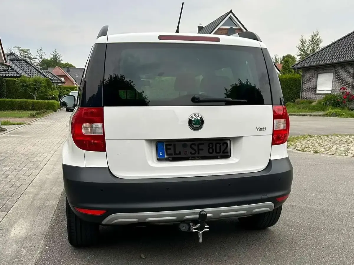 Gebraucht Skoda Yeti Active 105 PS (77 kW) 2013 Weiß SUV
