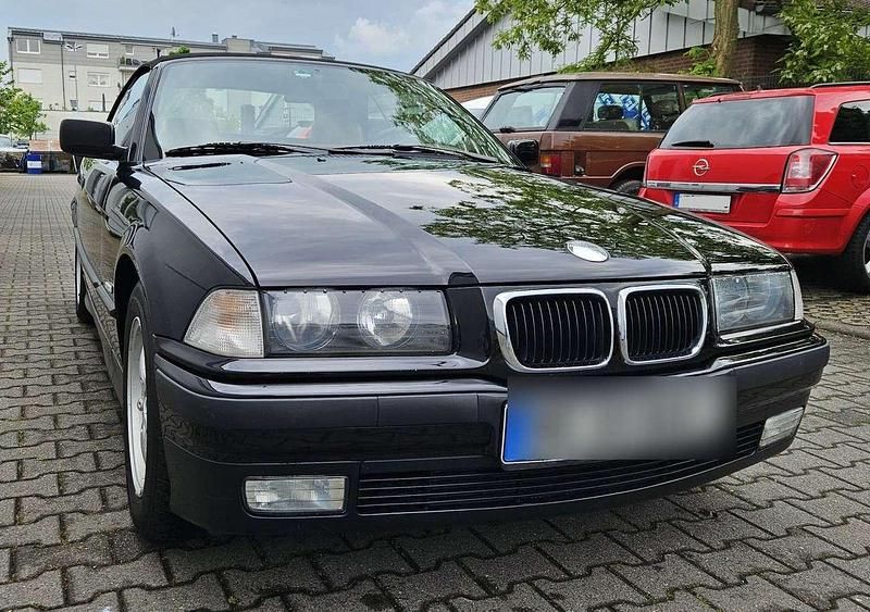 Gebraucht BMW 318 Cabriolet 116 PS (85 kW) 1997 Schwarz Cabrio