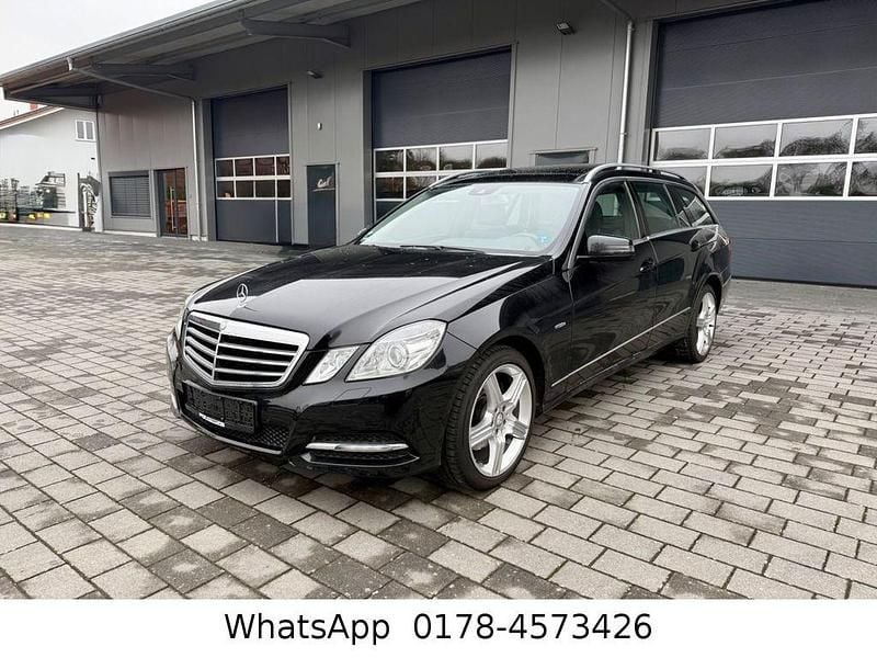 Schwarz Gebraucht 2011 Mercedes E300 Kombi | 9.500 € (Superpreis) - Bild 1/4