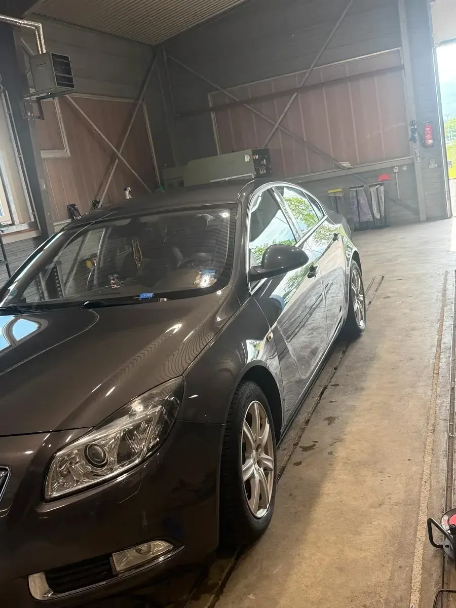 Gebraucht Opel Insignia 131 PS (96 kW) 2010 Grau Limousine