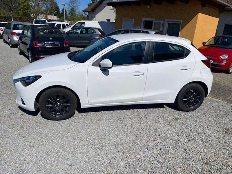 Używany Mazda 2 Center-Line 75 KM (55 kW) 2017 Biały Hatchback
