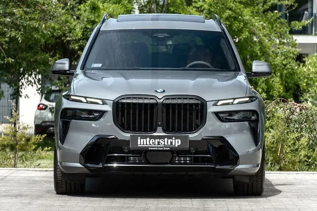 Gebraucht BMW X7 M Sport 352 PS (258 kW) 2026 Skyscraper grau metallic SUV
