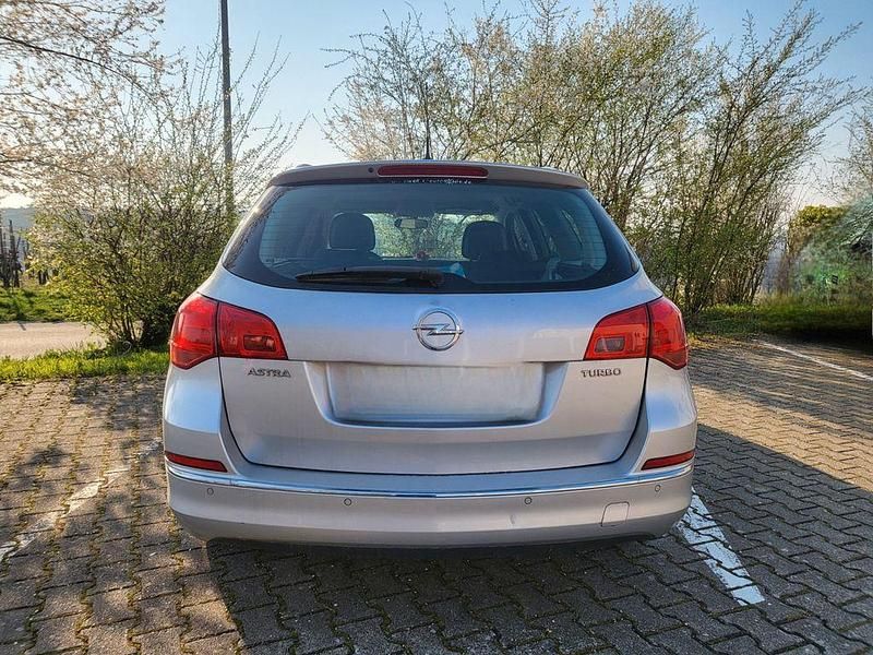 Gebraucht Opel Astra Edition 140 PS (102 kW) 2016 Grau Kombi