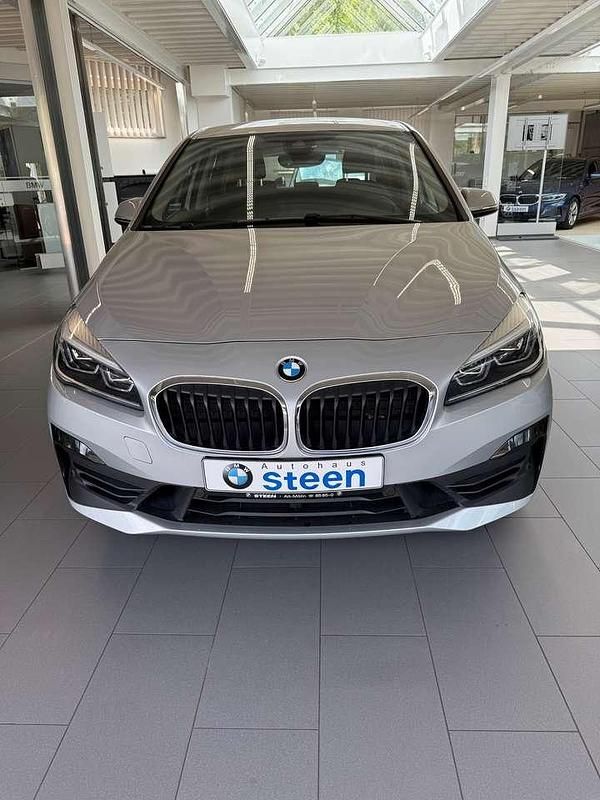 Glaciersilber metallic Gebraucht 2021 BMW 220 Active Tourer Advantage Van / Kleinbus | 21.790 € (Fairer Preis) - Bild 1/4