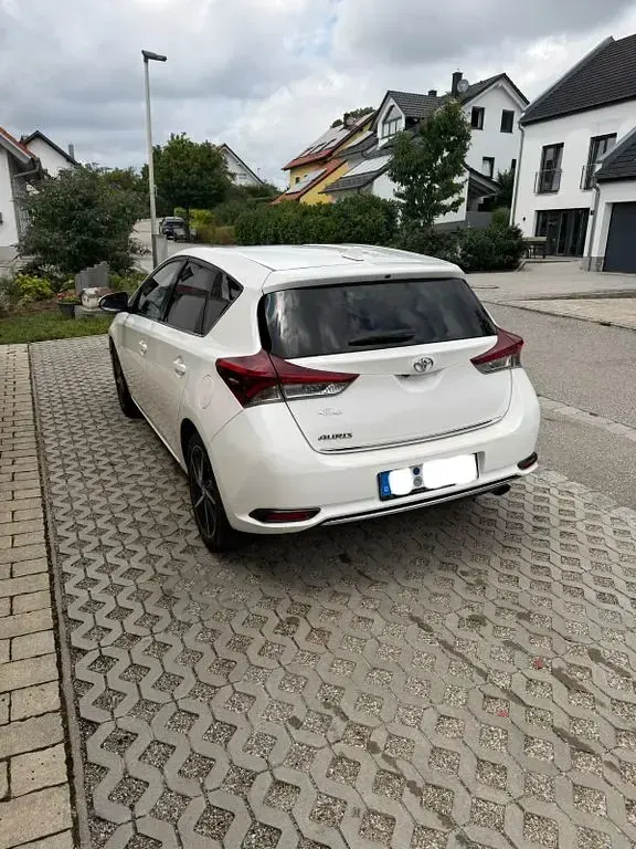 Gebraucht Toyota Auris Edition-S 116 PS (85 kW) 2017 Weiß Limousine