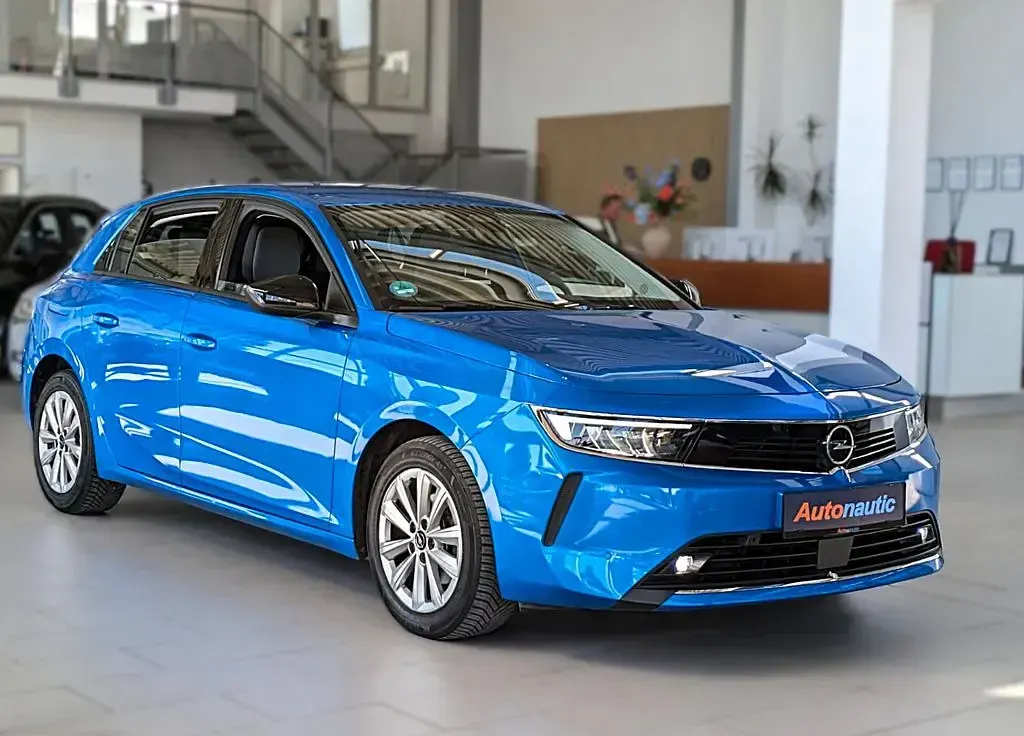 Gebraucht Opel Astra Enjoy 131 PS (96 kW) 2023 Blau Kleinwagen