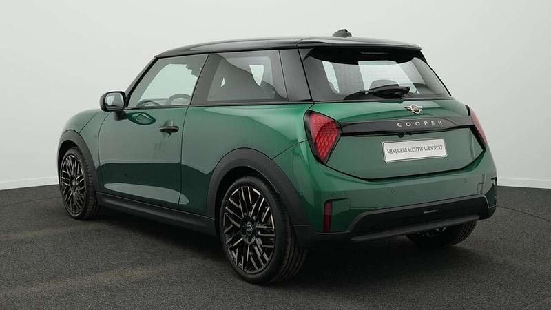 Gebraucht Mini Cooper Favoured 156 PS (114 kW) 2024 Grün Kleinwagen