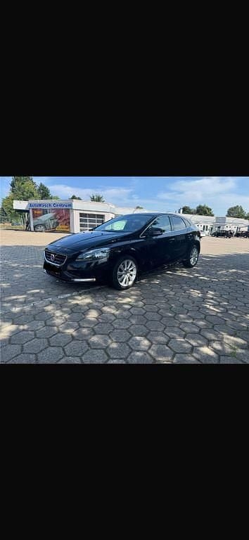 Schwarz Gebraucht 2014 Volvo V40 Kombi | 6.999 € (Superpreis) - Bild 1/4