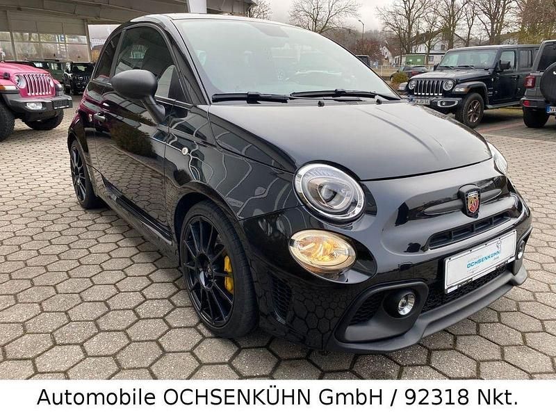 Gebraucht Abarth 695 179 PS (131 kW) 2023 Schwarz Kleinwagen