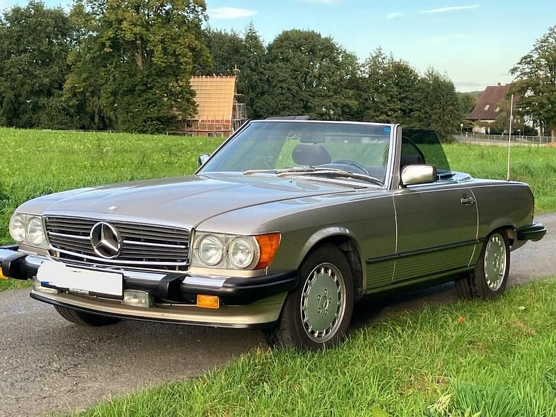 Silber Gebraucht 1986 Mercedes 560 Cabrio | 59.900 € - Bild 1/4